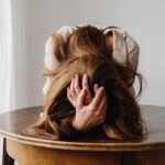 Cara Melupakan Seseorang yang Kita Cintai Kembali ke Dirimu Sendiri!