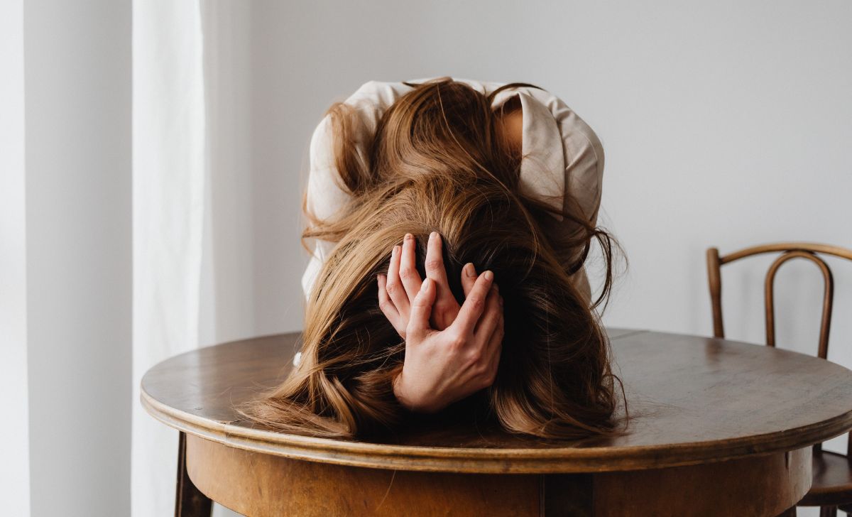 Cara Melupakan Seseorang yang Kita Cintai Kembali ke Dirimu Sendiri!