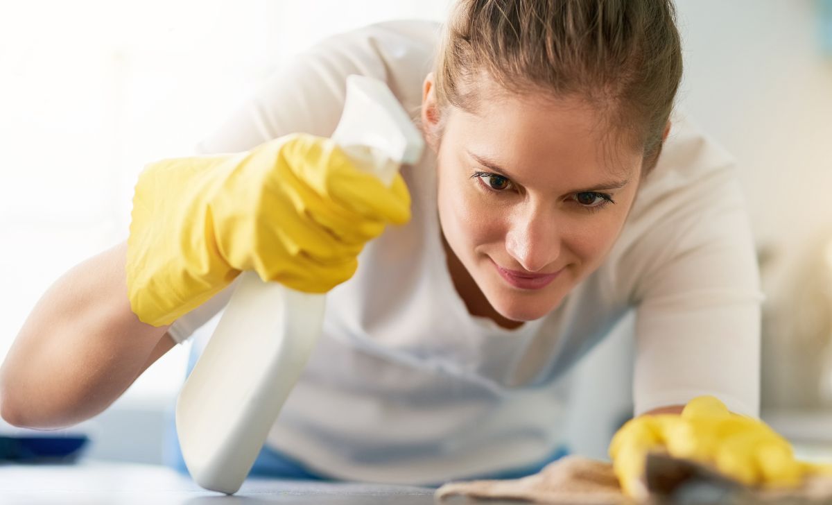 Cara Menghilangkan Noda Spidol Permanen di Berbagai Permukaan