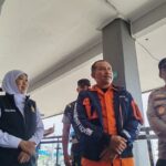 Gubernur Jatim Ingatkan Curah Hujan Bakal 3 Kali Lipat Lebih Tinggi di Januari Sumber: https://surabaya.kompas.com/read/2025/12/29/165527278/gubernur-jatim-ingatkan-curah-hujan-bakal-3-kali-lipat-lebih-tinggi-di. Membership: https://kmp.im/plus6 Download aplikasi: https://kmp.im/app6