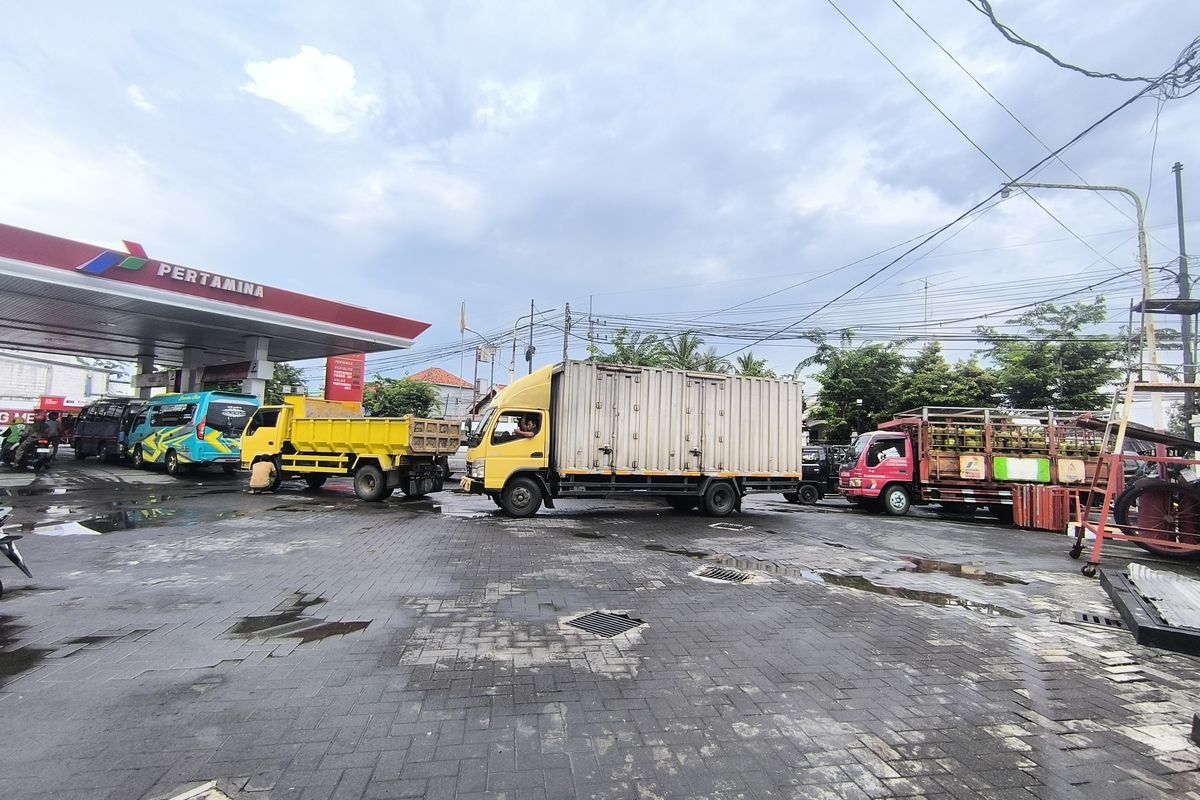 Kelangkaan Solar Subsidi Meluas di Pamekasan, Antrean Truk Capai Satu Kilometer