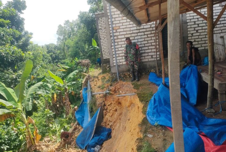 Tebing Ambles 15 Meter Ancam Rumah Warga Di Pamekasan