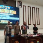 Polrestabes Surabaya Limpahkan 4 WNA Tersangka Sindikat Pencurian Emas ke Kejaksaan