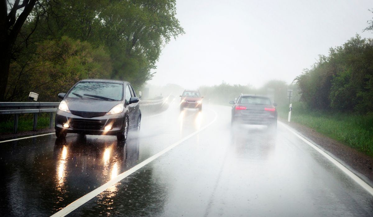 BMKG Juanda Keluarkan Peringatan Dini: Cuaca Ekstrem Ancam Jatim 10 Hari ke Depan