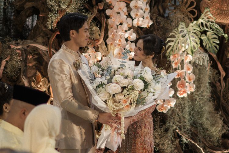 El Rumi dan Syifa Hadju Resmi Bertunangan, Rayakan Cinta di Hadapan Keluarga