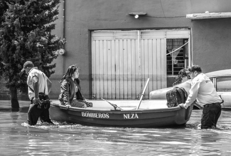 Banjir Rendam Ribuan Rumah di Bangkalan, Warga Rela Bayar Rp 75 Ribu untuk Selamatkan Motor