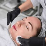 Apa Itu Perawatan Dermal Injector? Prosedur Anti-Aging yang Lagi Ngehits