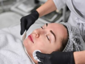 Apa Itu Perawatan Dermal Injector? Prosedur Anti-Aging yang Lagi Ngehits
