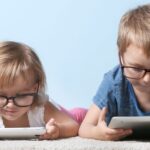 Kapan Waktu yang Tepat untuk Anak Bermain Gadget? Panduan Orang Tua Modern