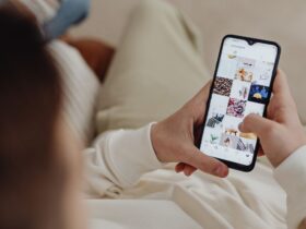 Kenapa Scrolling Medsos Bikin Capek? Ini Penjelasan Ilmiah dan Cara Mengatasinya