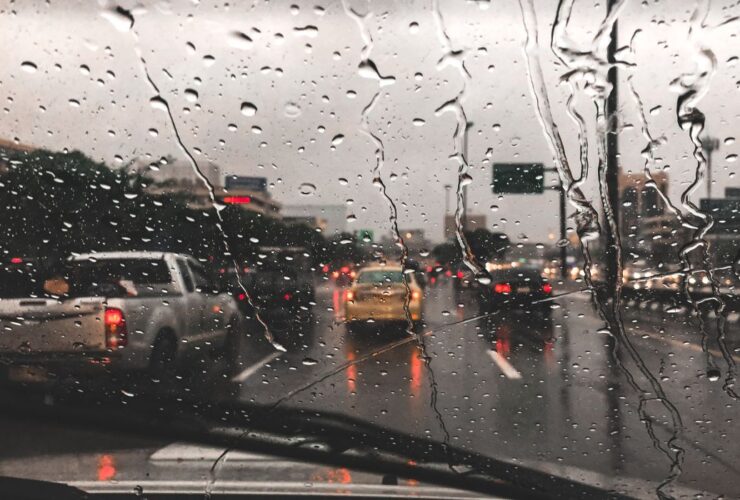 BMKG Peringatkan Hujan Lebat dan Angin Kencang Melanda Sebagian Besar Indonesia Kamis Ini