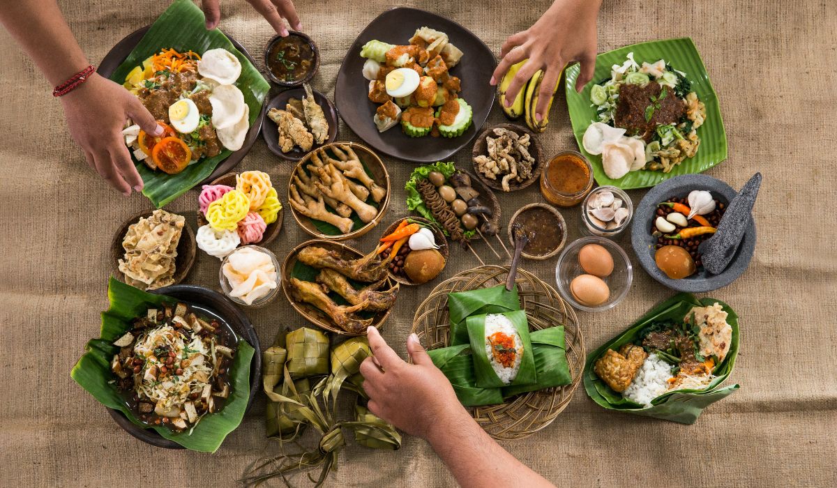 Makanan Indonesia Terenak: Sebuah Perjalanan Rasa Nusantara yang Tak Terlupakan