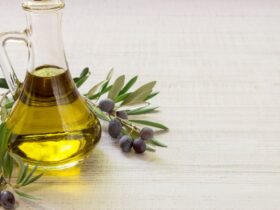 Minyak Zaitun untuk Wajah, Apa Benar Aman dan Efektif?