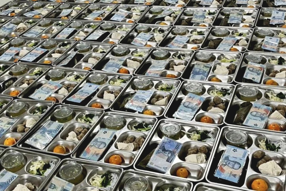 1.877 Siswa di Bangkalan Terima MBG Plus Uang Tunai Rp50.000 dari Pengusaha Tembakau