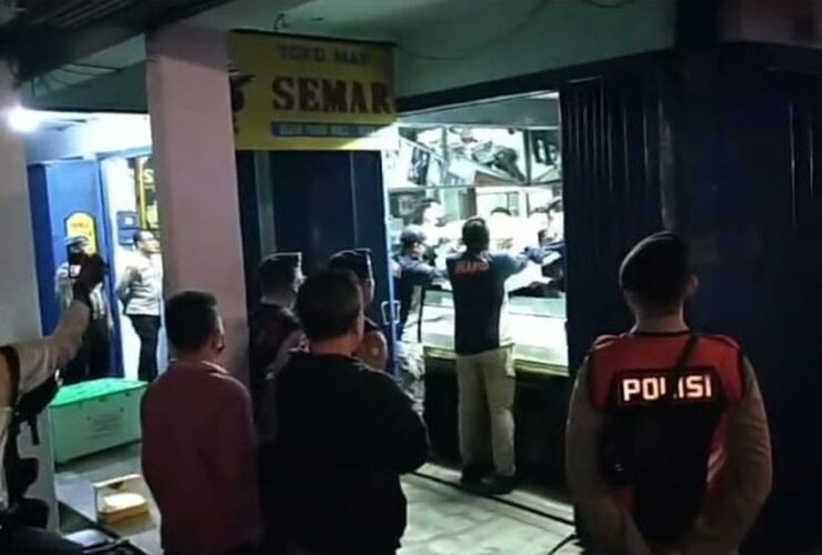 Bareskrim Geledah Toko Emas Semar Nganjuk Selama 17 Jam, Sita Seluruh Perhiasan dan Dokumen