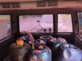 Modus Isi BBM 3 Kali dalam Sejam, Polda Jatim Ringkus Pemilik Mobil Panther di Lumajang