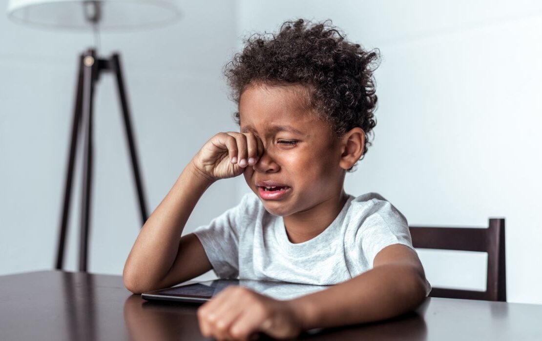 10 Tanda Anak Sensitif: Bukan Cengeng, Tapi Istimewa!