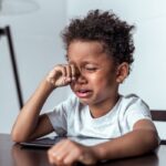 10 Tanda Anak Sensitif: Bukan Cengeng, Tapi Istimewa!