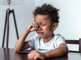 10 Tanda Anak Sensitif: Bukan Cengeng, Tapi Istimewa!