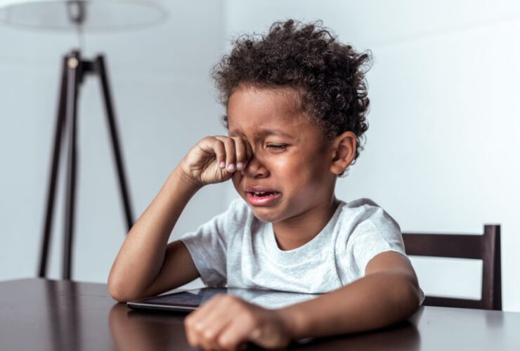 10 Tanda Anak Sensitif: Bukan Cengeng, Tapi Istimewa!