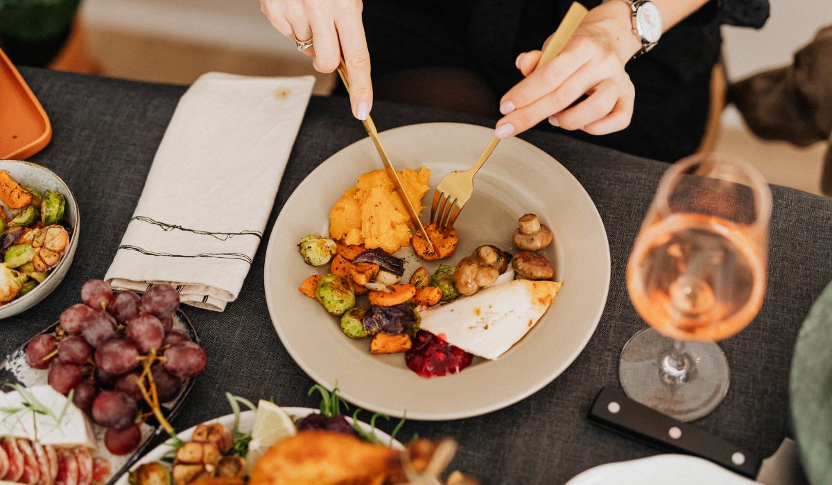 Sudah Makan Tapi Masih Lapar? Ini 10 Penyebab Utama yang Jarang Disadari