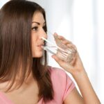 Cara Mencukupi Cairan Saat Puasa: Panduan Ahli Agar Tidak Dehidrasi