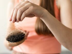 Penyebab Rambut Rontok: Kenali Akarnya Sebelum Kehilangan Helainya