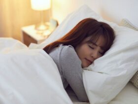 Masih Lelah Setelah Tidur Cukup? Ini 10 Penjelasan Ilmiahnya