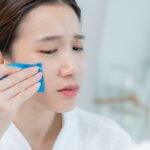 Mengatasi Wajah Berminyak: Penyebab hingga Solusi