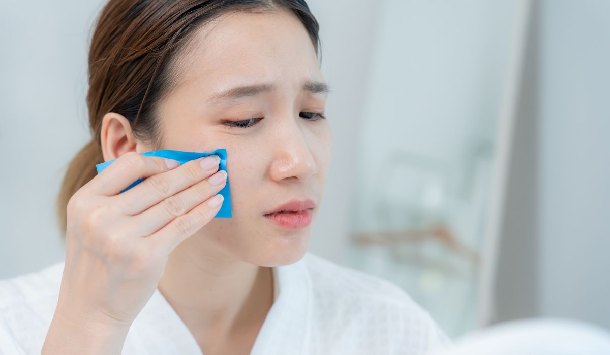 Mengatasi Wajah Berminyak: Penyebab hingga Solusi